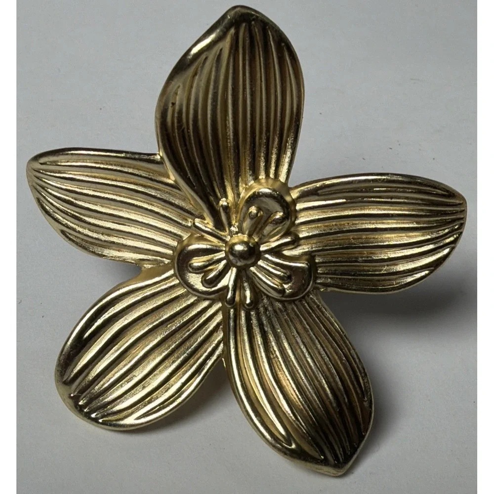 564~ Set Of 2 Gold Victorian Style Flower Drawer Pulls Handles 2.24